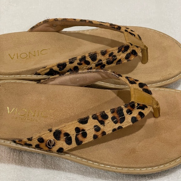 Vionic Grenada Tan Leopard Wedge Sandal size 6 - Picture 10 of 16